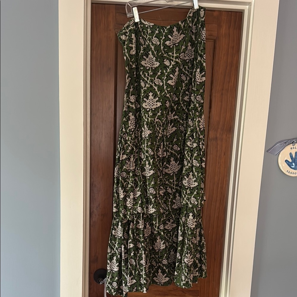 Chic Green Floral Maxi Skirt